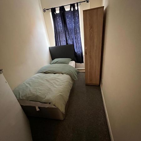 Вилла 210 Welford Road Лестер Экстерьер фото